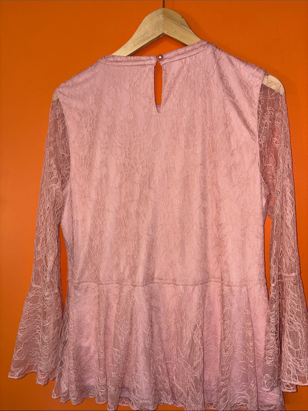 Isaac Mizrahi Live  Dusty Pink Lace Ruffle Blouse Woman’s Size 10 Poets Sleeve - Picture 4 of 17